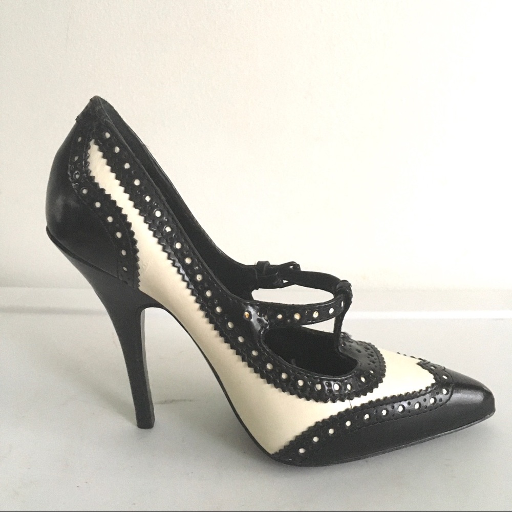 (SOLD) TORY BURCH Oxford Everly Spectator Pumps 7 - Picture 15 of 16